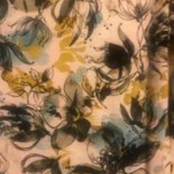 LulaRoe Ryanne Dress - Picture 2 of 3